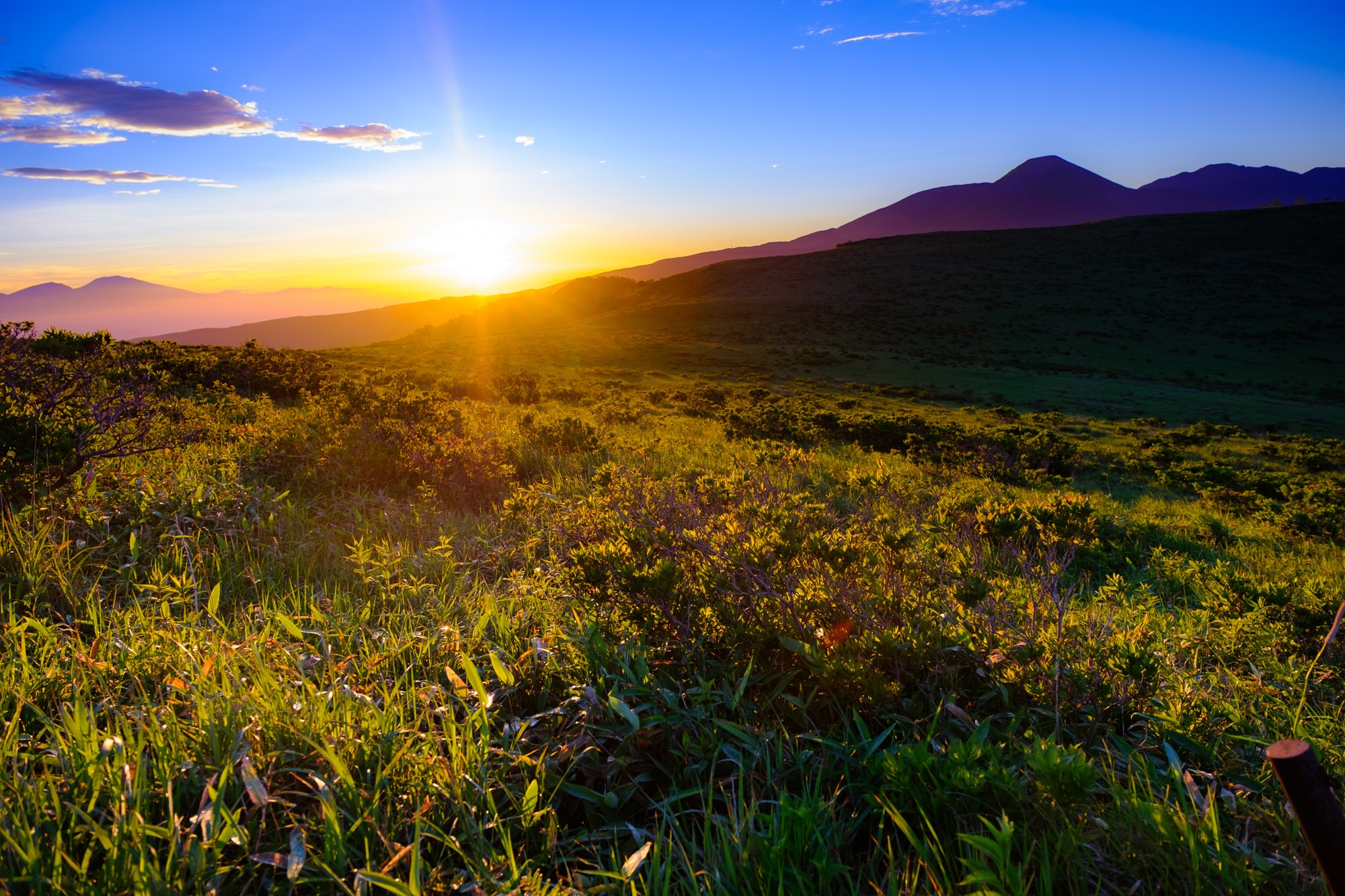 kirigamine2-38.jpg 日が差し込む霧ヶ峰高原