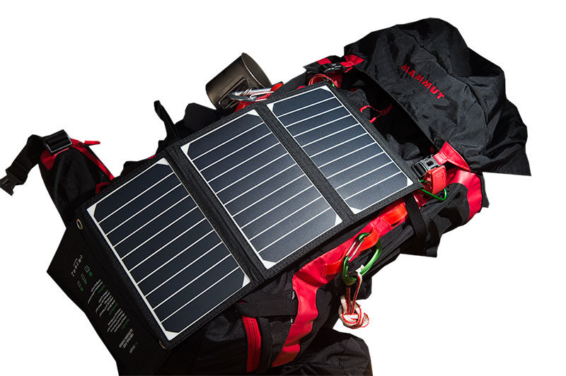 登山でのソーラー充電